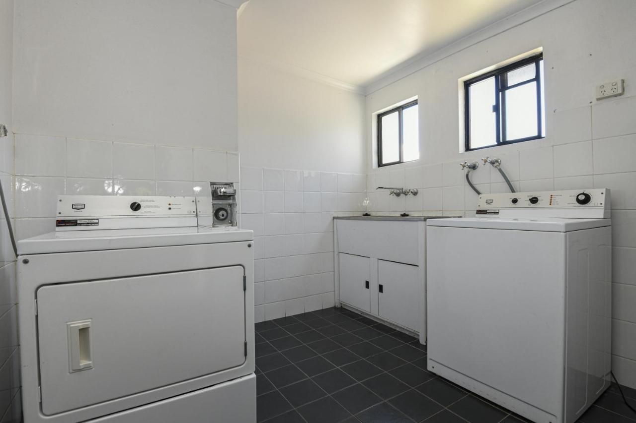 Alara Motor Inn Mackay Bagian luar foto